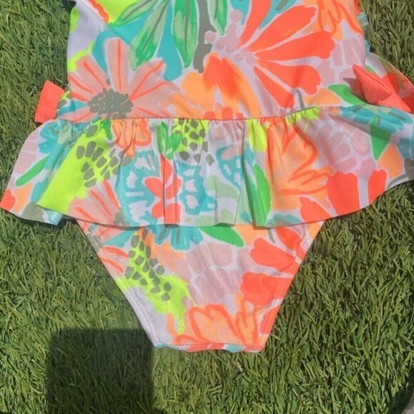 Cat & Jack swimsuit size 5t one piece swimsuit floral used in great condition - Picture 3 of 9